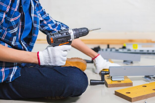 Akumulatorska ili električna bušilica: Kada i koju odabrati? (2026 vodič)